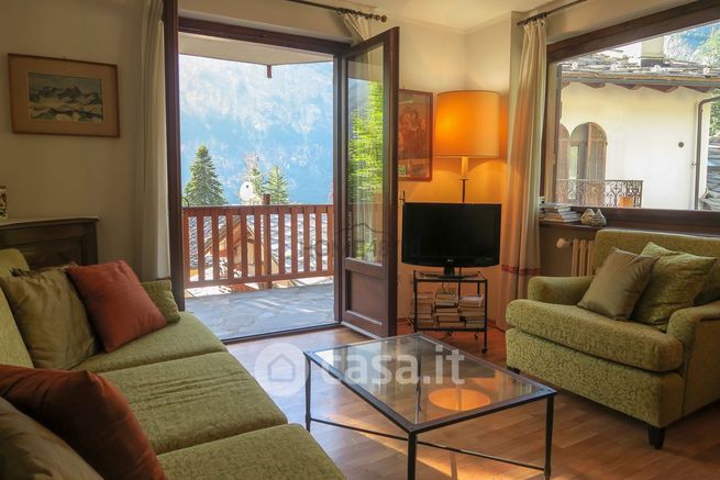Appartamento in residenziale in Strada del Pussey 23