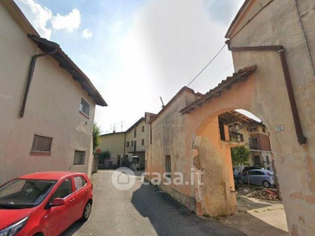 Box/posto auto in residenziale in Vicolo San Pietro 11