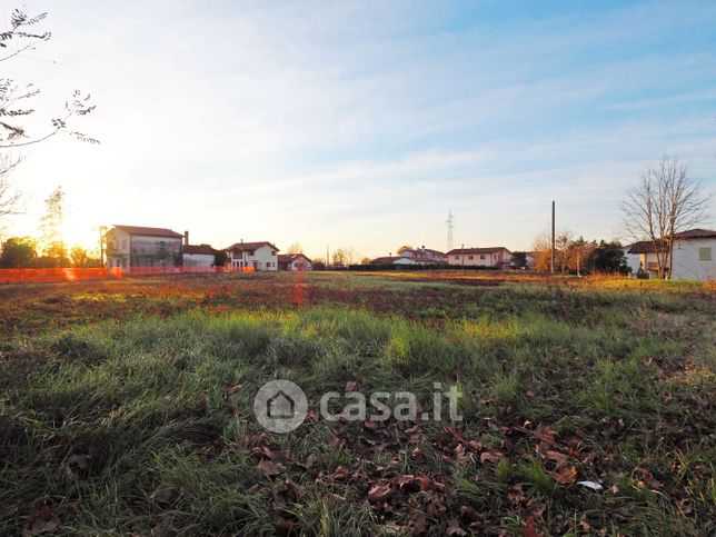 Terreno edificabile in residenziale in Via Nuova Trevigiana Casale