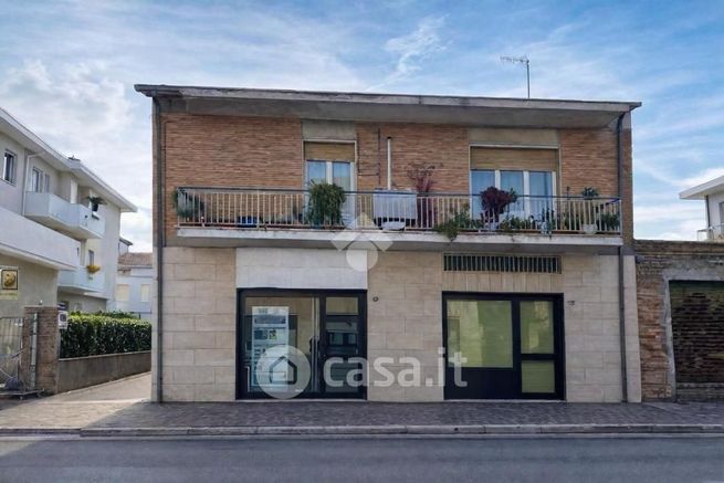 Casa bi/trifamiliare in residenziale in Via Galileo Galilei 63