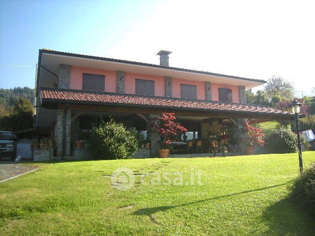 Villa in residenziale in 