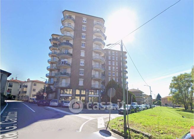 Appartamento in residenziale in Via Giuseppe Parini 1