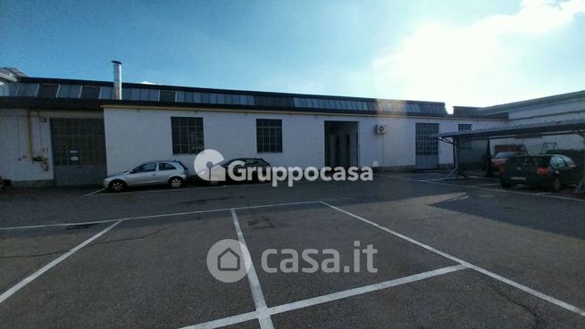 Capannone in commerciale in Via Milano 226