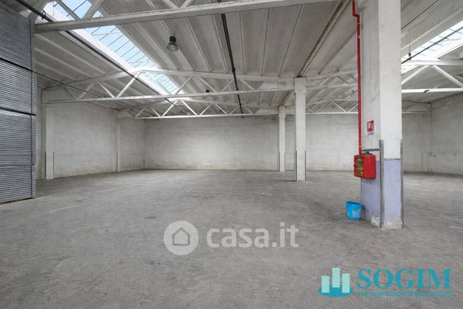 Capannone in commerciale in Viale Martiri della LibertÃ 