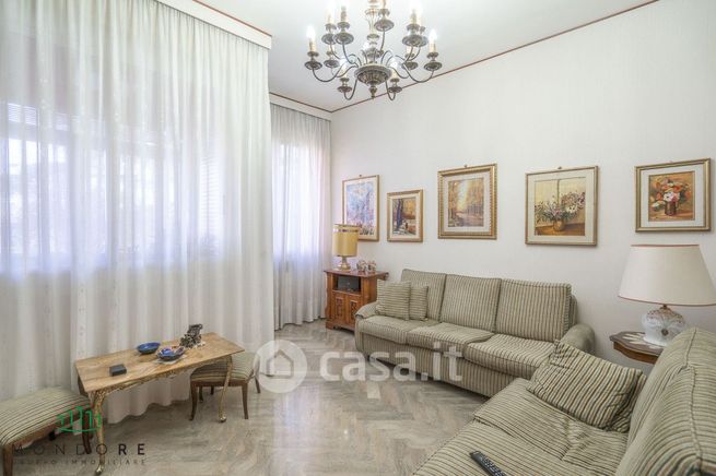 Appartamento in residenziale in Via Domokos