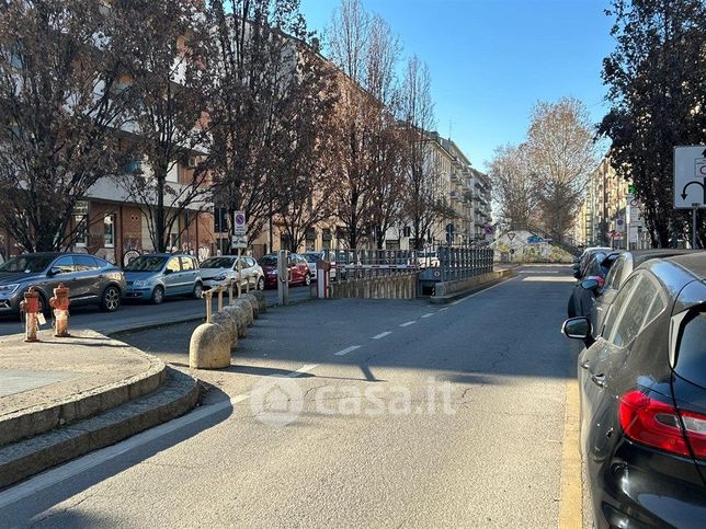 Garage/posto auto in residenziale in Via Pavia 8