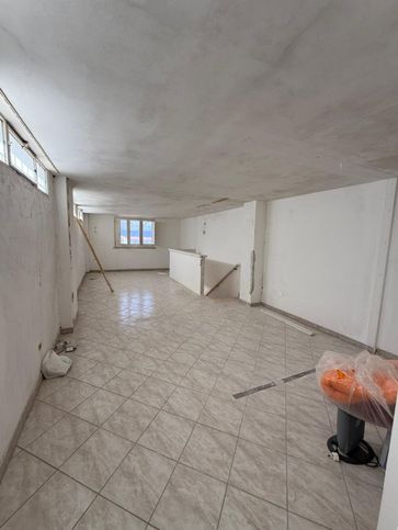Box/posto auto in residenziale in Via Firenze 5