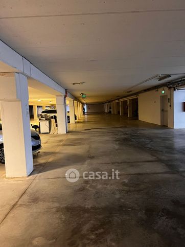 Box/posto auto in residenziale in Via Trieste