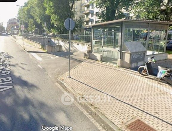 Box/posto auto in residenziale in Piazza Gian Pietro Chironi 6