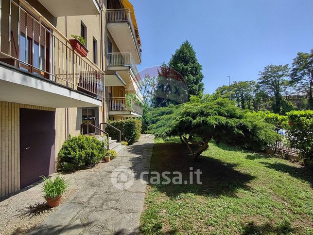 Appartamento in residenziale in Via Lardirago 1