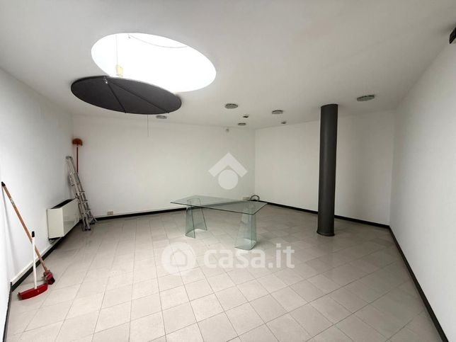 Ufficio in commerciale in Via del Santo 133