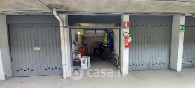 Box/posto auto in residenziale in Via B. Colleoni 3