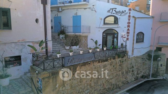 Attivitã /licenza (con o senza mura) in commerciale in Via Discesa Marina