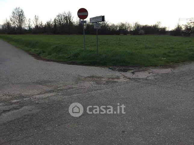 Terreno agricolo in commerciale in Strada Bergonzi 42