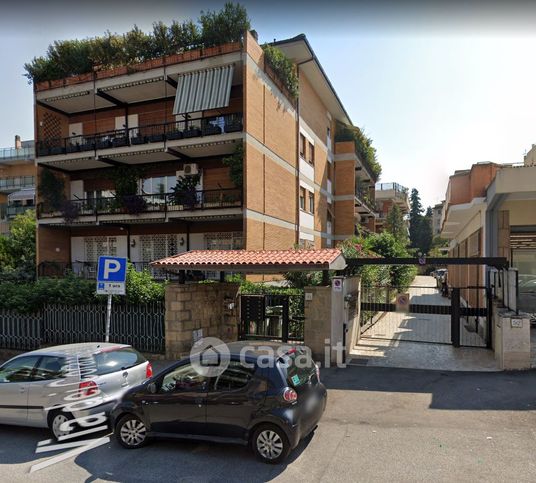 Garage/posto auto in residenziale in Via dei Corazzieri