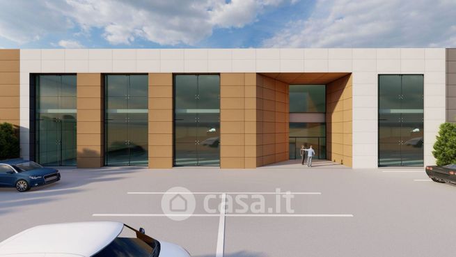 Capannone in commerciale in Corso Asti 9