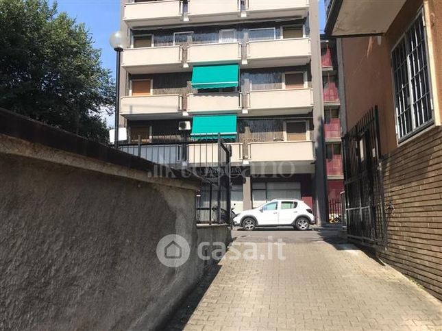 Garage/posto auto in residenziale in Via Sant'Adele