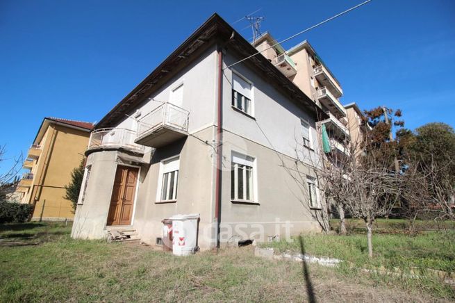 Casa indipendente in residenziale in Via Rigolfo 12