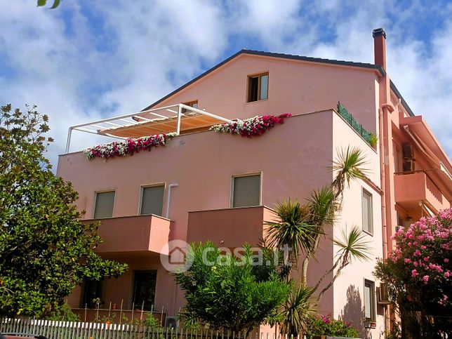 Appartamento in residenziale in Via Montserrat 8