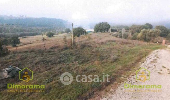 Terreno agricolo in commerciale in Via Colle Della Mandola