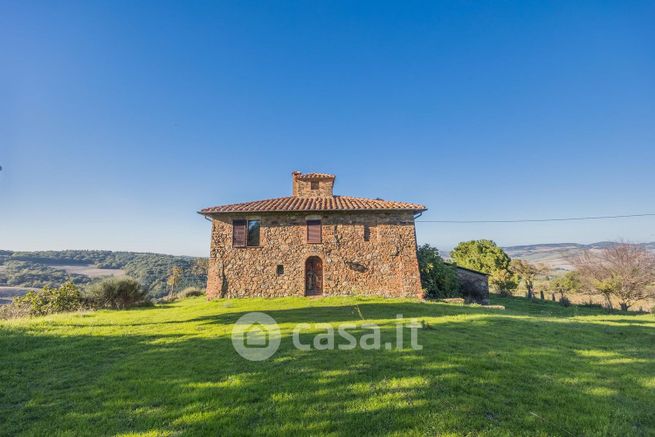 Rustico/casale in residenziale in Strada Provinciale del Monte Amiata