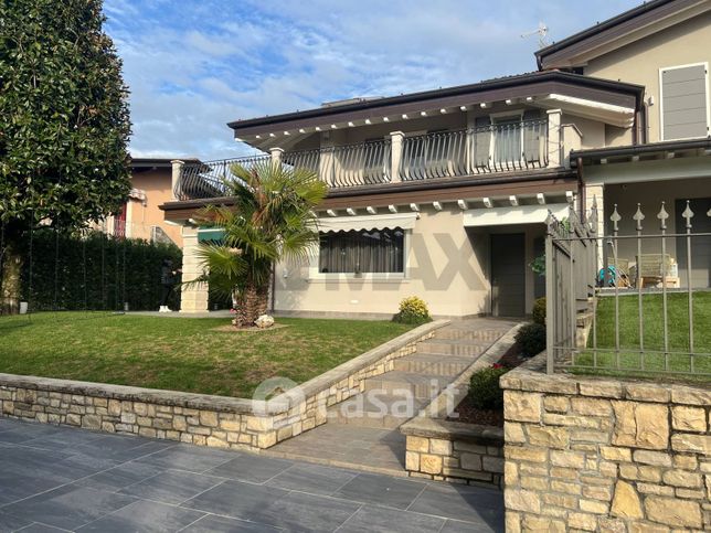 Casa bi/trifamiliare in residenziale in Via Gervasini 10