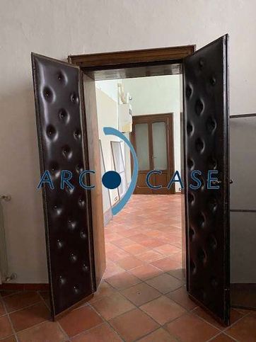Ufficio in commerciale in 