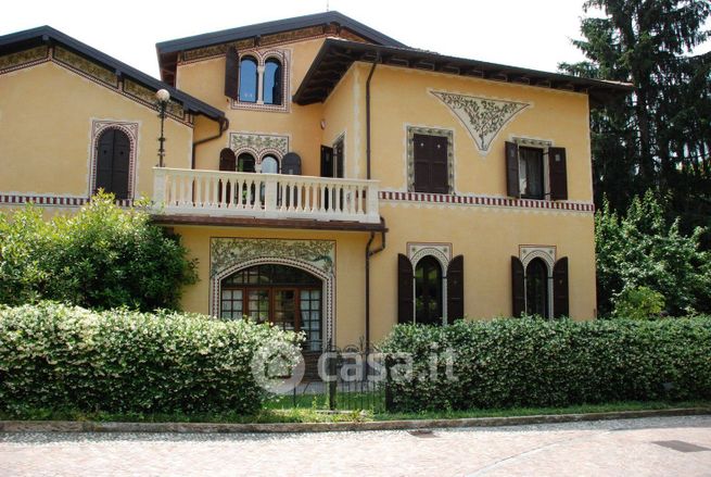 Villa in residenziale in 