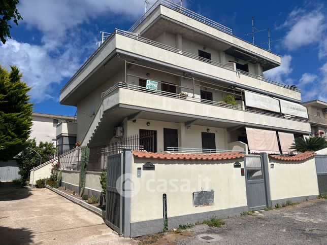 Appartamento in residenziale in Via del Quadrato 12