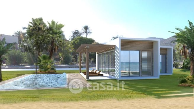 Casa bi/trifamiliare in residenziale in 