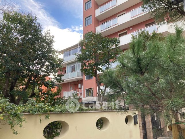 Appartamento in residenziale in Viale Leopoldo Muzii 80