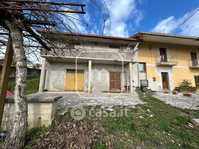 Casa bi/trifamiliare in residenziale in Via Colubro 86