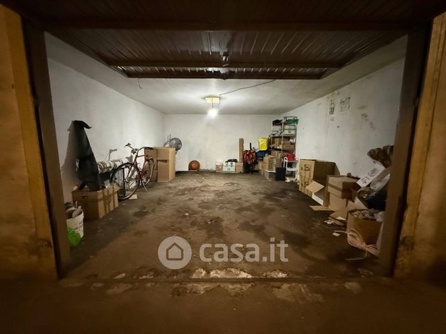 Box/posto auto in residenziale in Via Aristide Giovanni Barducci 10