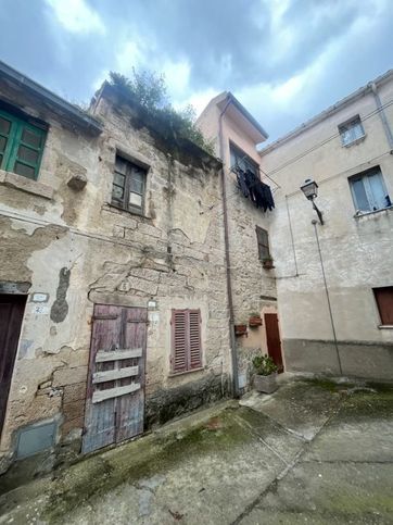 Casa bi/trifamiliare in residenziale in 