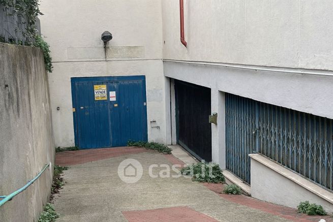 Capannone in commerciale in Via Isonzo 20