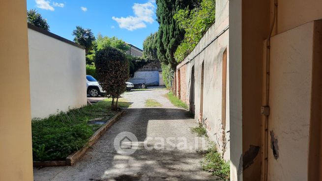 Box/posto auto in residenziale in Via Aristide Gabelli