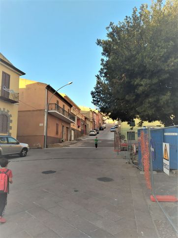 Casa indipendente in residenziale in Via AMSICORA 14