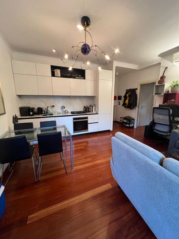 Appartamento in residenziale in Via Ferrante Aporti 6