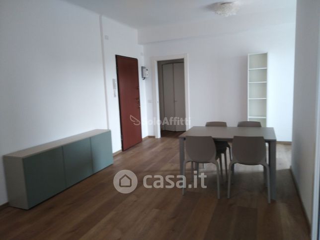 Appartamento in residenziale in Via Sebino 2