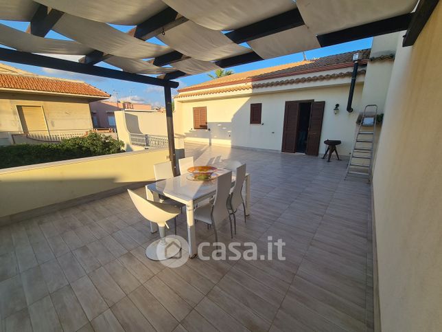 Villa in residenziale in Via Archimede 34/1