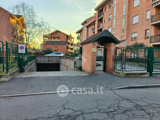 Garage/posto auto in residenziale in Via IV Novembre 38