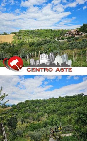 Terreno agricolo in commerciale in Strada dei Vigneti