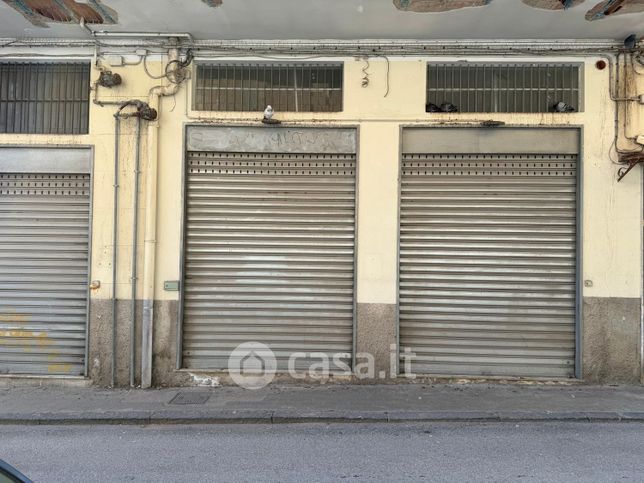 Negozio/locale commerciale in commerciale in Via Cesare Battisti 41