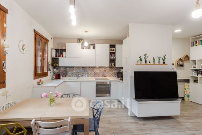 Appartamento in residenziale in Via Padania 23