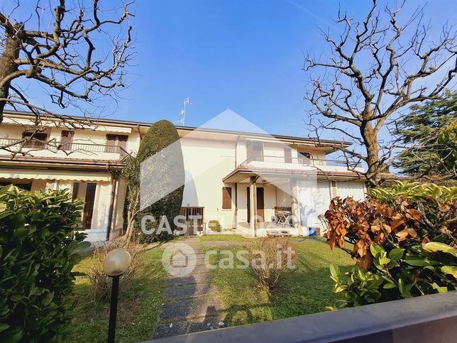 Appartamento in residenziale in Via Giulio Cesare 15