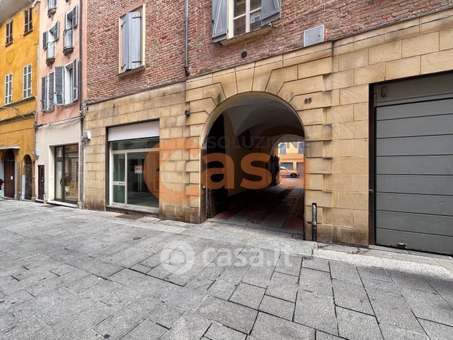 Box/posto auto in residenziale in Via Calzolai