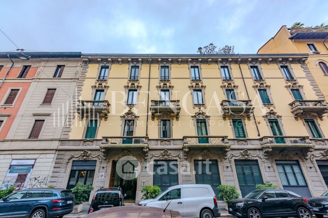 Appartamento in residenziale in Via Macedonio Melloni 40