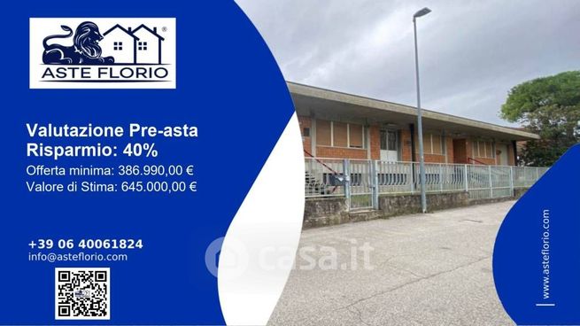 Capannone in commerciale in Via Nazionale