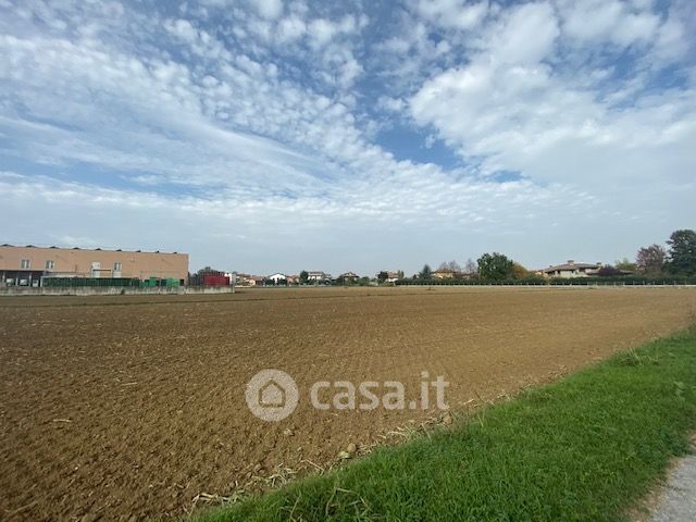 Terreno agricolo in commerciale in 