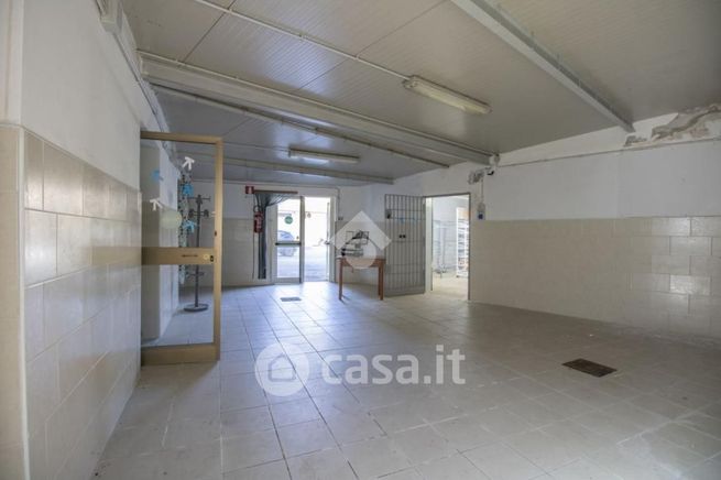 Box/posto auto in residenziale in Via Cesare Battisti 78
